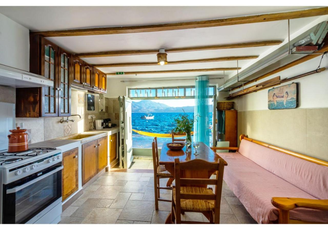 Kalimera & Apoplous Boathouse Apartment