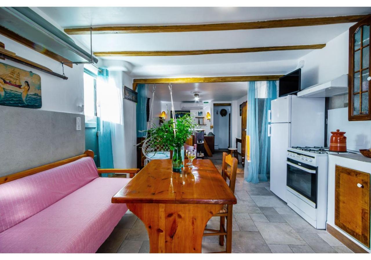Apartment Kalimera & Apoplous Boathouse Klima (Milos)